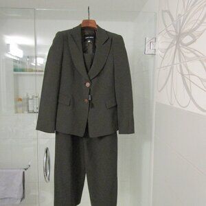 NWT's Giorgio Armani Jacket Blazer Pantsuit w/Chinese Pants--sz 38---Retailed $9